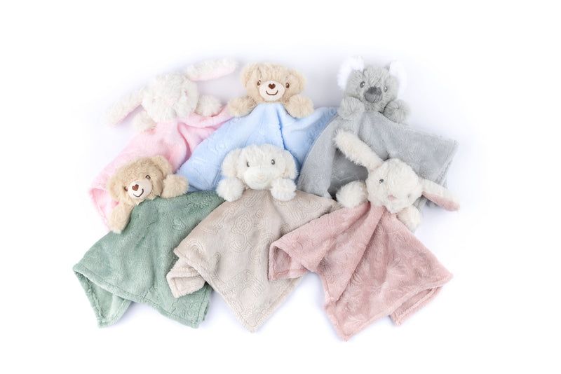 Can Your Baby Sleep With a Comforter? What the Guidance Says