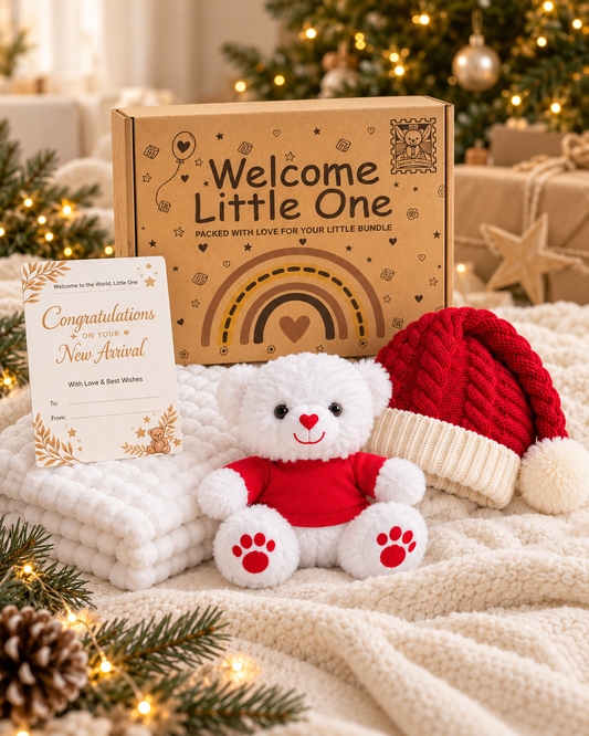 9PZ08-X , Hero Shot ,

Baby's first Christmas gift set with a red knitted santa hat, a teddy in a red t-shirt and a white waffle blanket, beside the kraft gift box